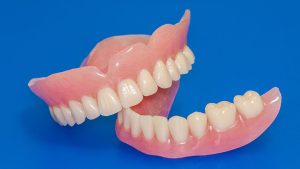 دندان مصنوعی چیست ؟