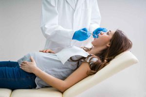 علائم نیاز به مراجعه دندانپزشکی برای زنان باردار