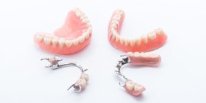 انواع دندان مصنوعی پارسیل یا تکه‌ای